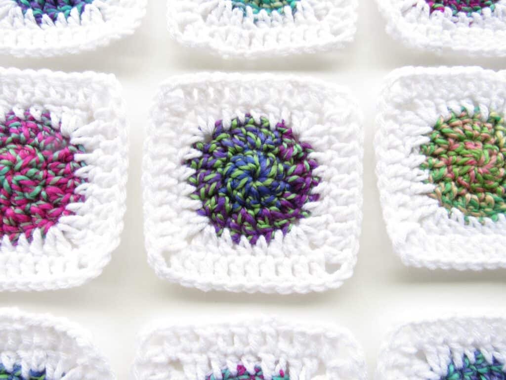 Crochet Solid Granny Square, Free Pattern + Video 