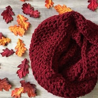 Quick and easy chunky infinity scarf free crochet pattern