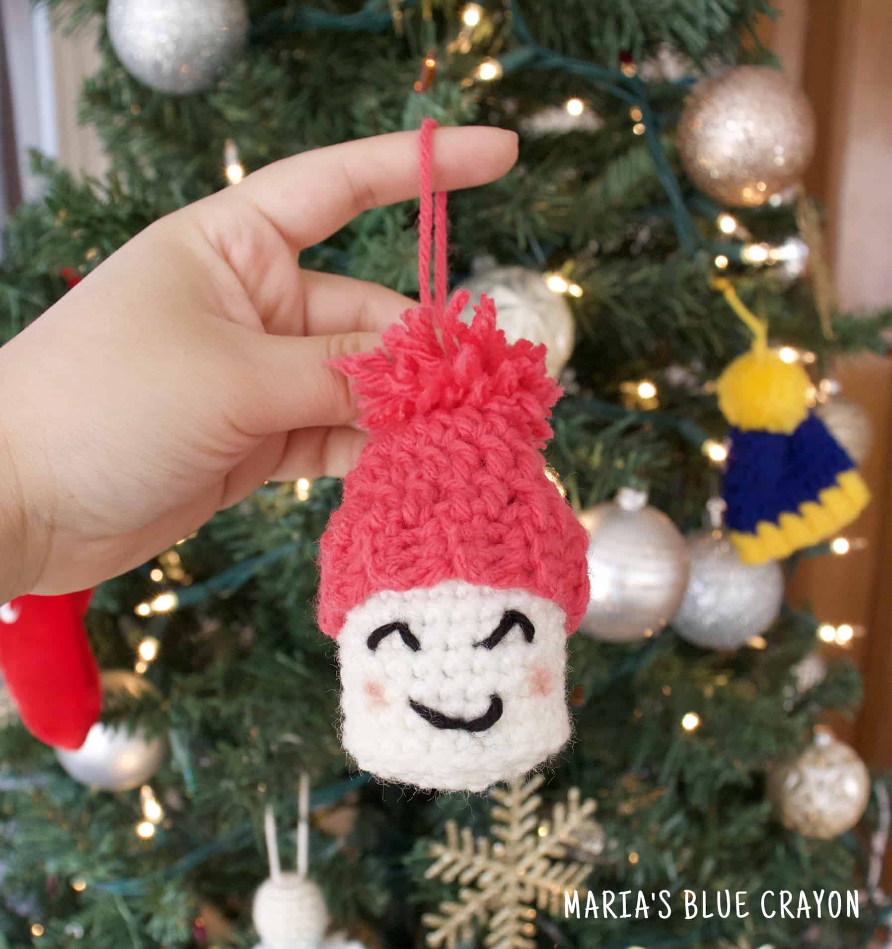 Crochet Marshmallow Christmas Ornament Pattern - Maria's Blue Crayon