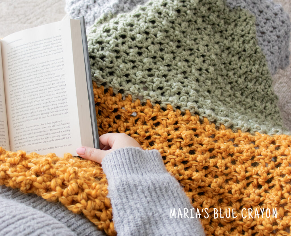 Cozy Chunky Crochet Blanket Pattern - Maria's Blue Crayon