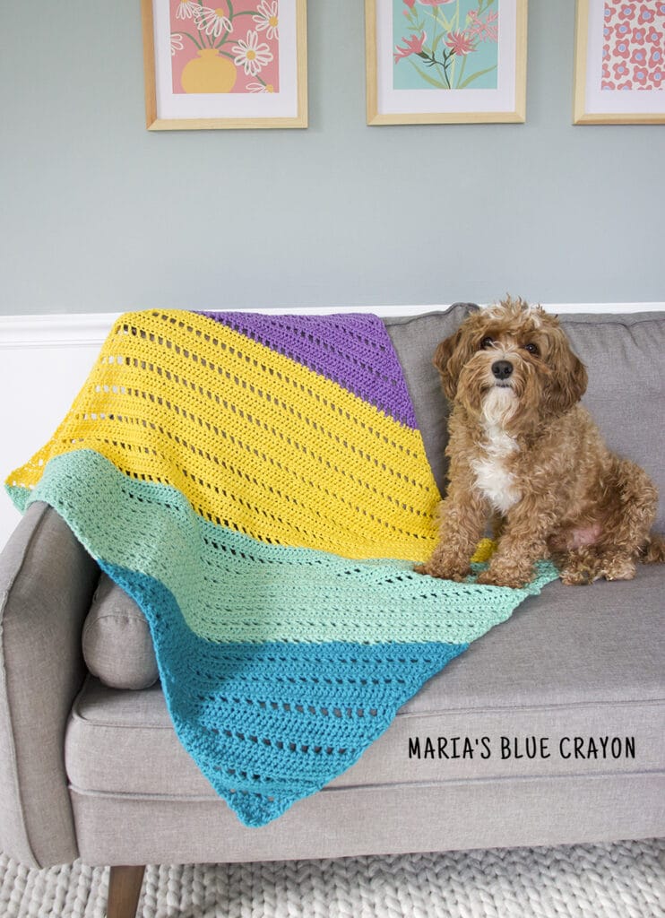 Cozy Chunky Crochet Blanket Pattern - Maria's Blue Crayon