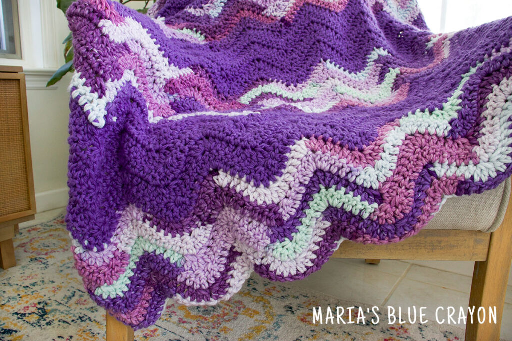 crochet ripple stitch blanket with super bulky yarn